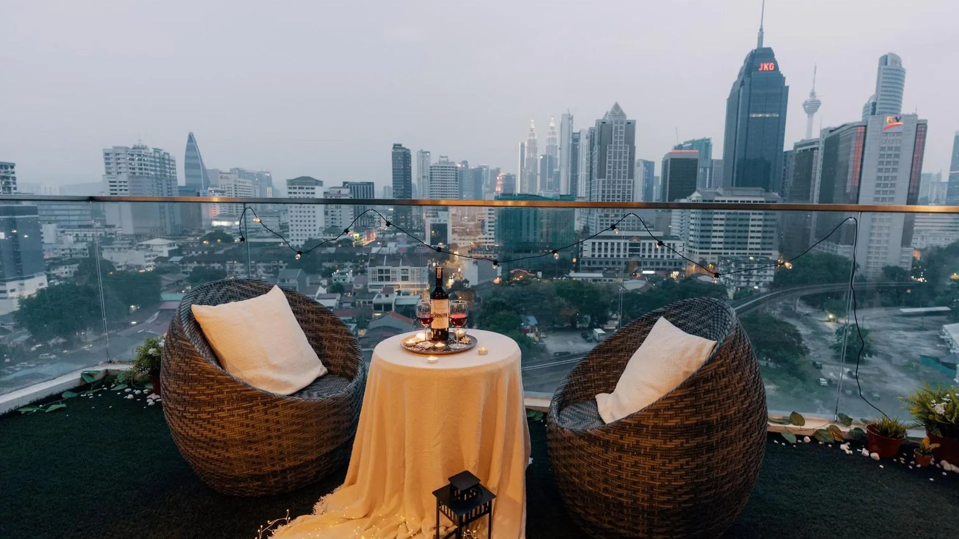 Naibnb In Regalia Residence Kuala Lumpur 0*,